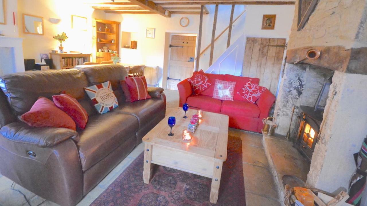 Odd Cottage Oddington  Eksteriør billede